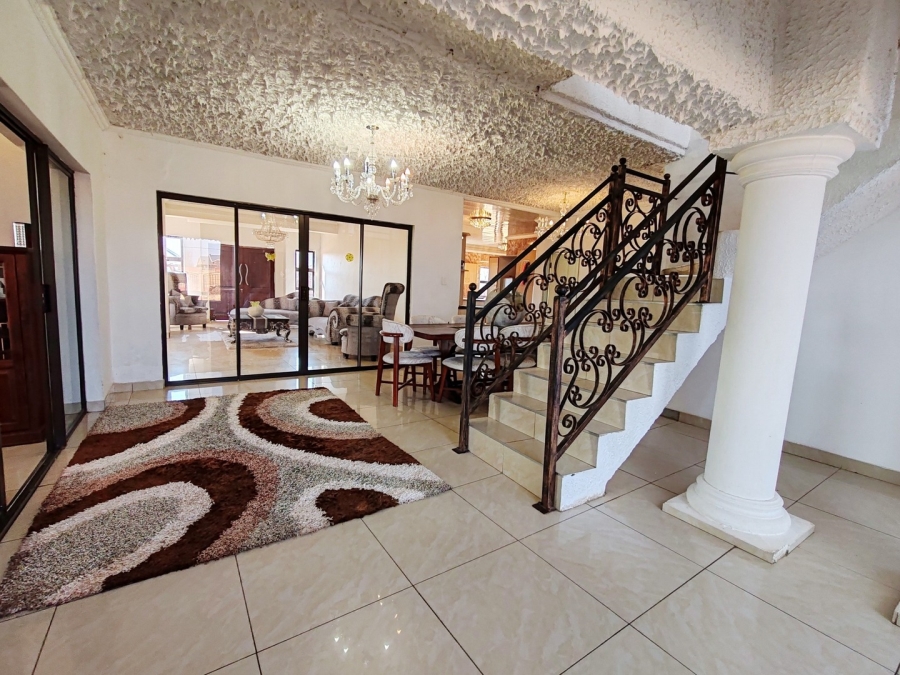 5 Bedroom Property for Sale in Grimbeeck Park North West